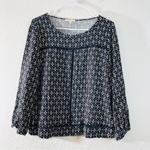 Skies Are Blue Round Neck Long Sleeve Casual Blouse Size Medium Black/White